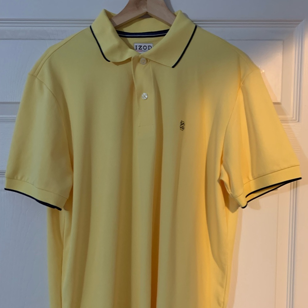 Izod Performx polo medium yellow blue stripe on collar.